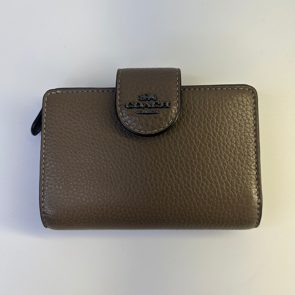 Coach Medium Corner Zip Dark Stone Pebbled Leather Wallet Excellent